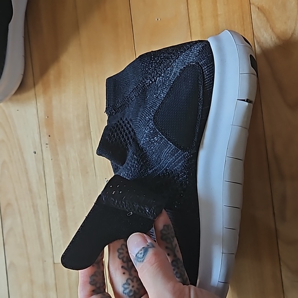 Nike black running shoes - Picture 3 of 5